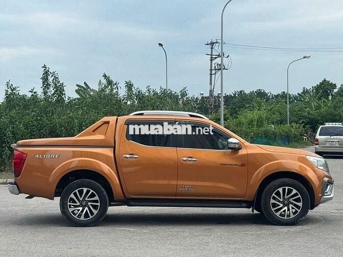 Bán xe Nissan Navara 2019 số tự động 1 cầu màu cam