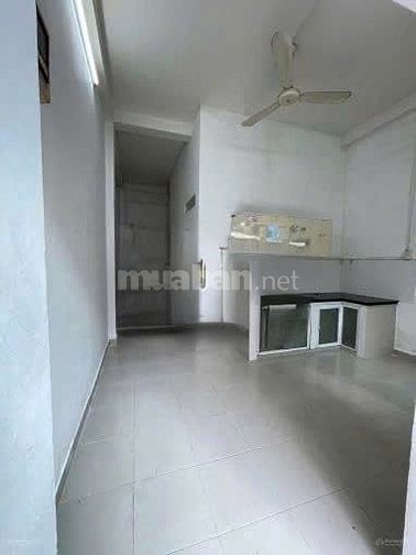 Cho thuê nhà mặt tiền Cộng Hòa, P.13, Q.Tân Bình giá 14tr