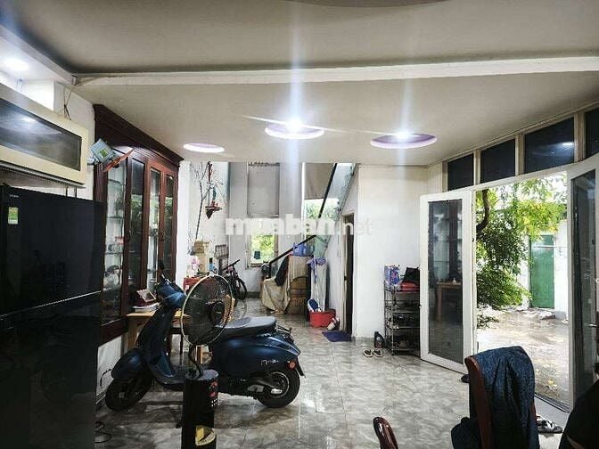 Giảm 200 tr
Căn góc 2mt hẻm xe hơi 
Dt 4x12 nở hậu hậu 5m nhà 1trệt 3l
