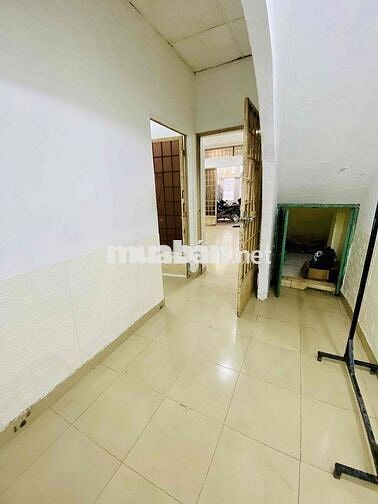 🍒 Cho thuê nhà trệt 80m2 có cổng sân, ngay NH Cảnh gần tttpHCM