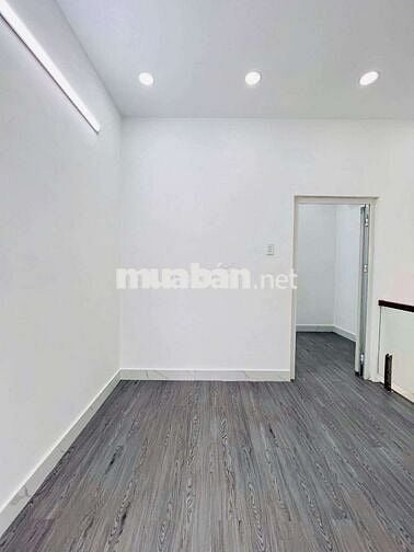 1,980 Tỷ TL nhà 1 lầu 2 PN 4 x 8 mặt tiền hẻm 2829/ Huỳnh Tấn Phát