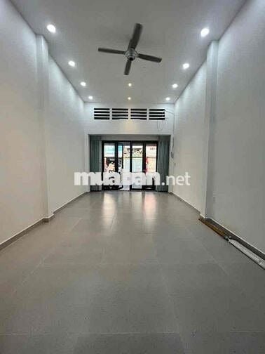 NHỈNH 6 TỶ. NHÀ 3 TẦNG 2 MẶT TIỀN NGUYỄN KIỆM. GẦN NGÃ 5 GÒ VẤP. GẤP