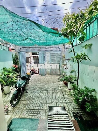 Nhà Rộng Rải DT 5,5x20 1Trệt 2Lầu 4Pn 3Wc Sân Đậu Ôtô Hẻm Xe Tải