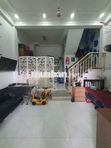 Nhà CMT8, 35m2, 3 Tầng Kiên cố, Sổ Nở Hậu Tài Lộc. Chỉ 4.7 tỷ