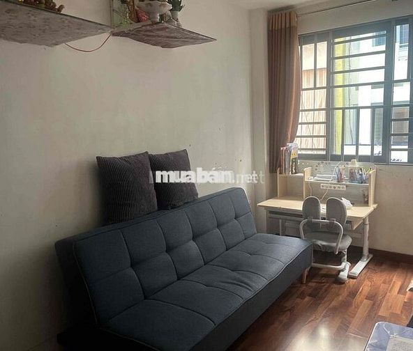 Nhà ở trong hẻm, trần hưng ďạo, Q1, giấy tờ chính chủ