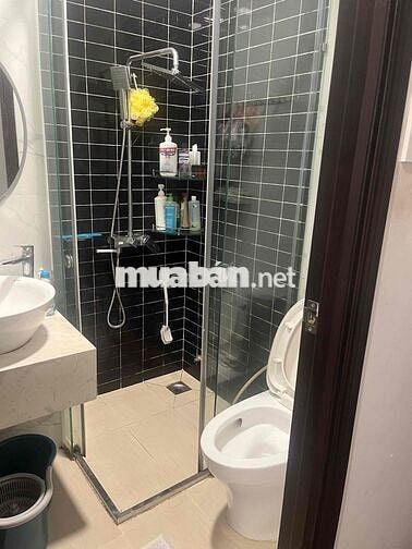 Nhà ở trong hẻm, trần hưng ďạo, Q1, giấy tờ chính chủ