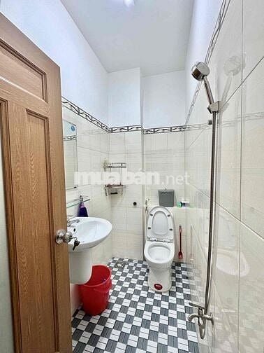 nhà mới đẹp 2PN 2 máy lạnh, máy lọc nước 8tr