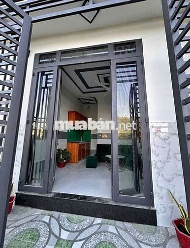 Nhà sát chợ Mỹ Hạnh Nam vị trí thật 100% giá 200tr bao sang tên