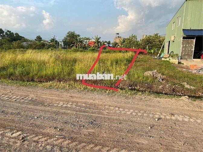 Gia đình cần bán lô đất đsh ngang 5 dài 20 trong khu dân cư đông đúc