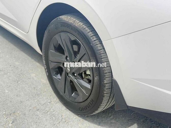 Hyundai Elantra 2024 1.6 AT Đặc biệt - 18000 km