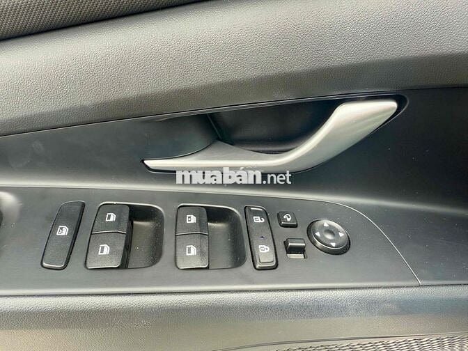 Hyundai Elantra 2024 1.6 AT Đặc biệt - 18000 km