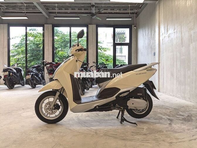Honda Lead 2018 ngoại hình đẹp - máy êm
