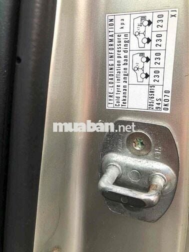 Toyota Innova 2006 G - 1212 km