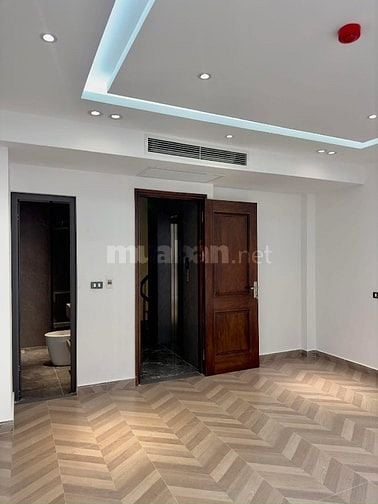 Siêu phẩm 7 tầng thang máy Hoàng Quốc Việt, tầm nhìn mới, đẳng cấp5sao