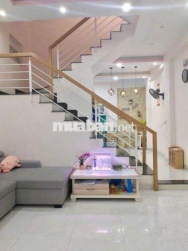 Chị chủ di chuyển công tác cần bán gấp nhà đẹp khu dân trí