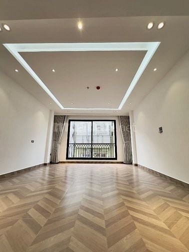 Siêu phẩm 7 tầng thang máy Hoàng Quốc Việt, tầm nhìn mới, đẳng cấp5sao