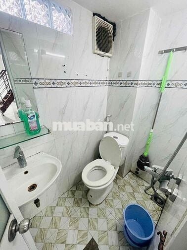 Bán Nhà 1 Xẹt Thống Nhất P11. 3 tầng. 3 phòng. sân thượng. chỉ 2.48tỷ