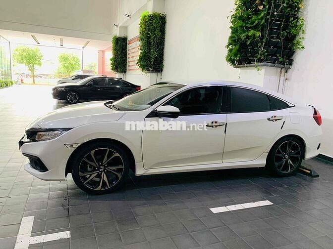 Honda Civic RS 2019 - 26000 km Siêu Đẹp Hãng Bán