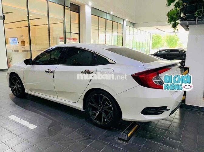 Honda Civic RS 2019 - 26000 km Siêu Đẹp Hãng Bán