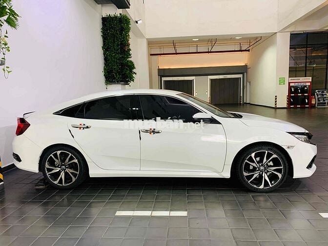 Honda Civic RS 2019 - 26000 km Siêu Đẹp Hãng Bán