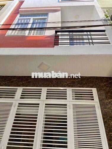 Chị chủ di chuyển công tác cần bán gấp nhà đẹp khu dân trí