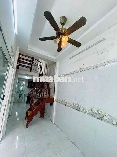 Bán Nhà 1 Xẹt Thống Nhất P11. 3 tầng. 3 phòng. sân thượng. chỉ 2.48tỷ