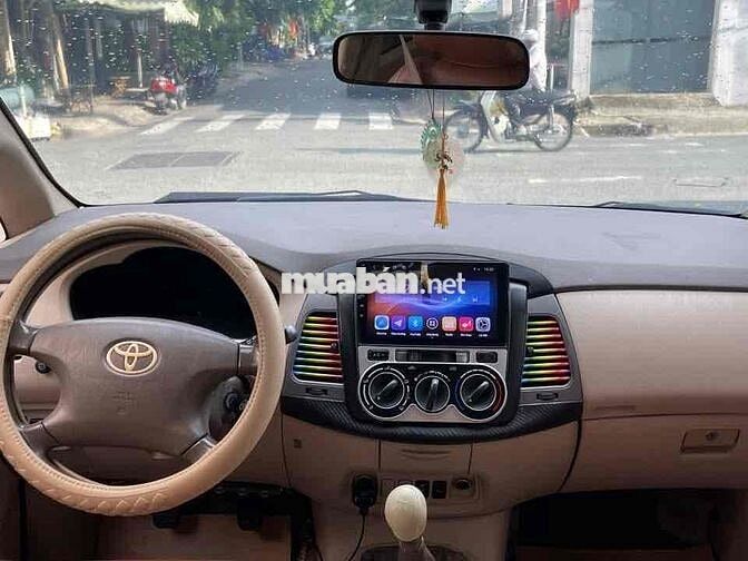 Toyota Innova 2006 G - 1212 km