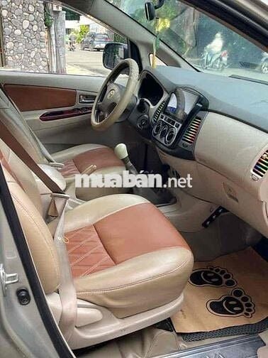 Toyota Innova 2006 G - 1212 km