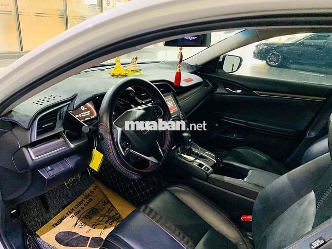 Honda Civic RS 2019 - 26000 km Siêu Đẹp Hãng Bán