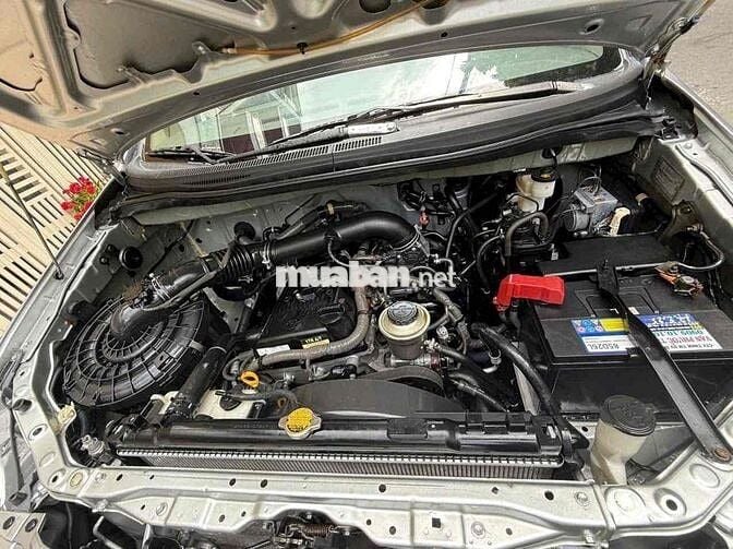 Toyota Innova 2013 V - 90000 km