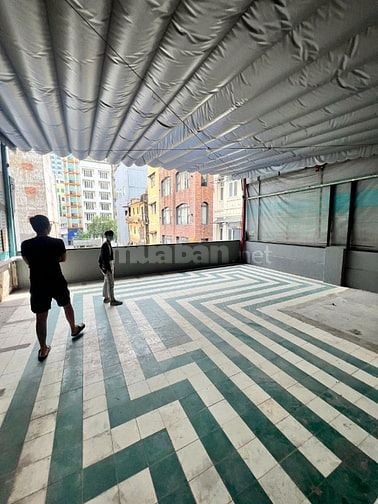 Cho thuê nhà mặt tiền Đông Du, P. Bến Nghé, Q1 – Trung tâm sầm uất, hợ