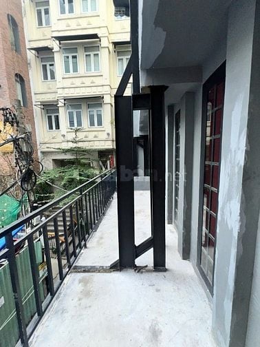 Cho thuê nhà mặt tiền Đông Du, P. Bến Nghé, Q1 – Trung tâm sầm uất, hợ