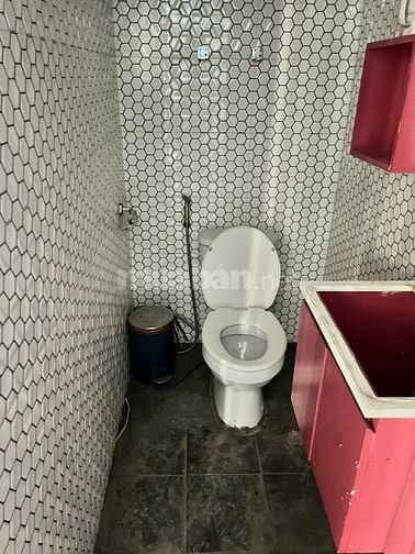 Cho thuê nhà mặt tiền Đông Du, P. Bến Nghé, Q1 – Trung tâm sầm uất, hợ
