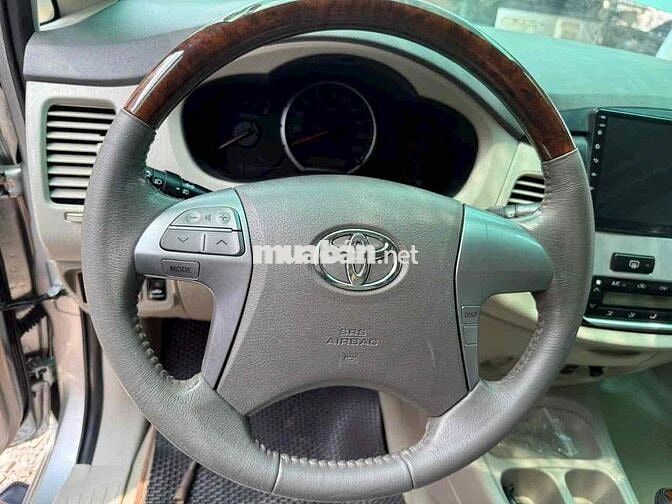 Toyota Innova 2013 V - 90000 km