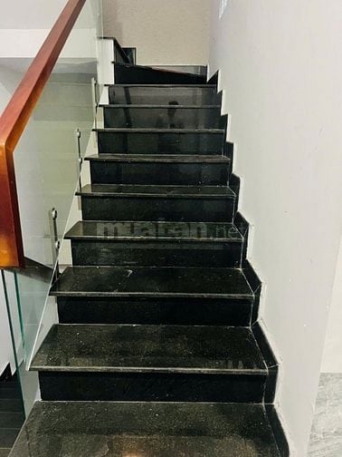 NHÀ 1T3L 5PN 4WC, SET UP SẴN LÀM VP CTY. GẦN PHẠM VĂN ĐỒNG