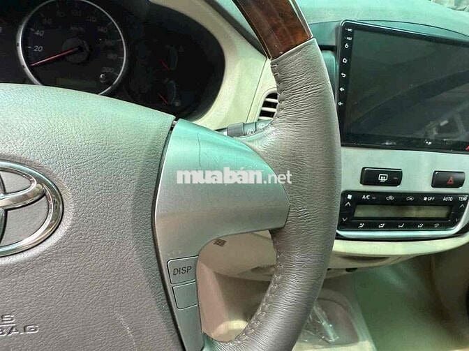 Toyota Innova 2013 V - 90000 km