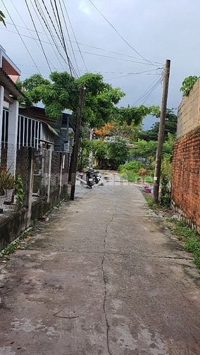 Nhà cấp chính chủ, DT 14x20m, đường Lê Minh Công sát Công An Phước Lộc
