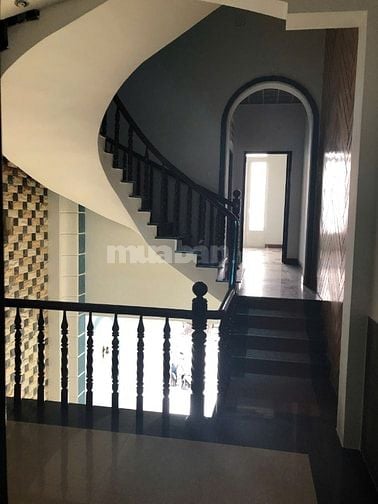 Chính chủ bán nhà mặt tiền Ngô Gia Tự, Quận 10, 4x18m, 3 lầu, ST