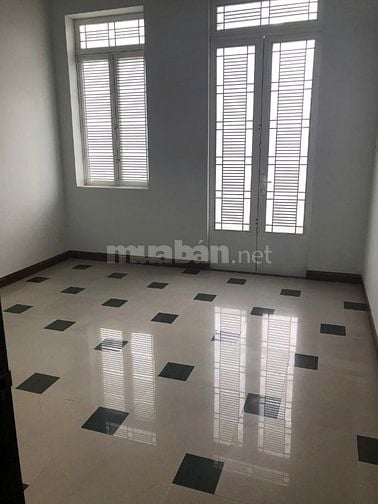 Chính chủ bán nhà mặt tiền Ngô Gia Tự, Quận 10, 4x18m, 3 lầu, ST