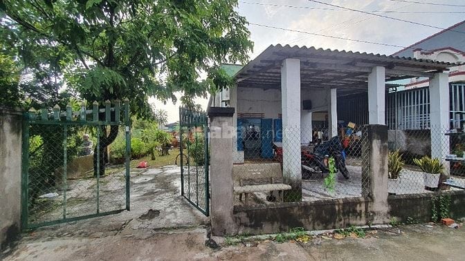 Nhà cấp chính chủ, DT 14x20m, đường Lê Minh Công sát Công An Phước Lộc