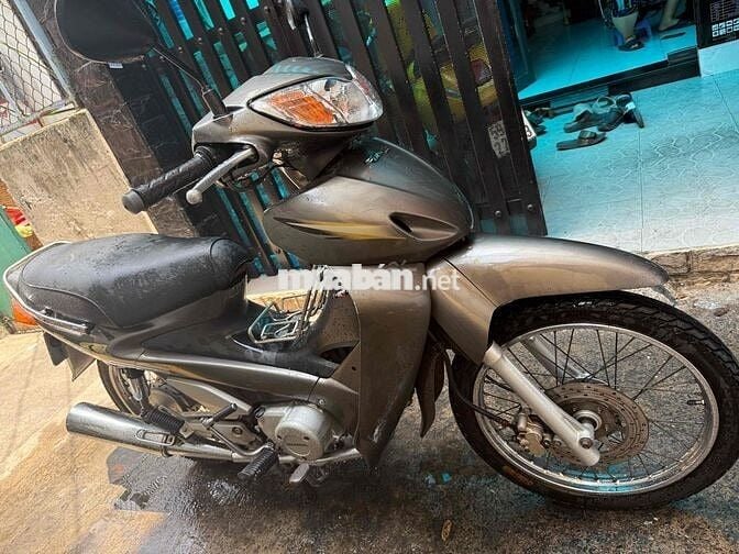 Future 1 đời 2001, đầu ET