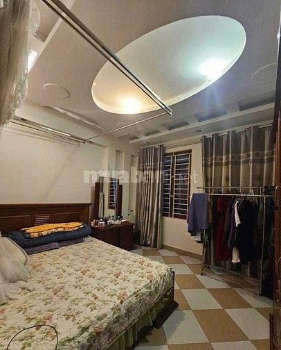 Trung kính phân lô, gần mặt phố, ô tô thông, sổ vuông đét A4 Plus, 