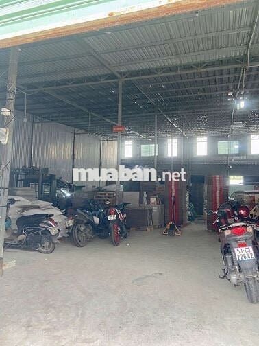 Xưởng 10x25 mặt tiền đường nhựa 10m thông gần sân bóng Thới tứ