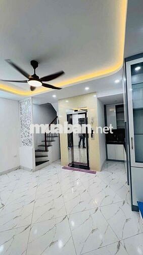 Siêu phẩm ! Nhà phố Quan Nhân, 5 tầng thang máy, 35m2, nhỉnh 7 tỷ !!!