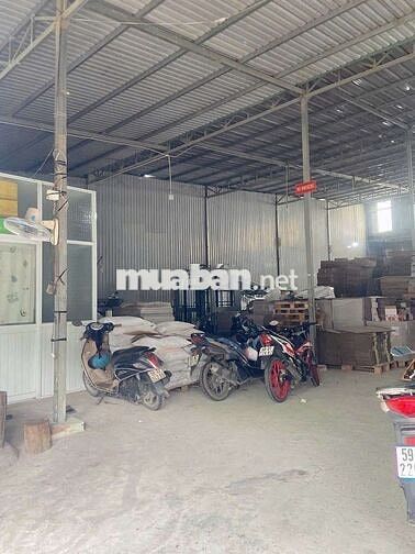 Xưởng 10x25 mặt tiền đường nhựa 10m thông gần sân bóng Thới tứ