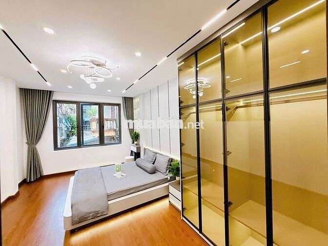 ĐẸP MÊ MẨN Nhà 4t full đồ Châu Âu, ngõ thẳn 30m ô tô tránh Thanh Xuân