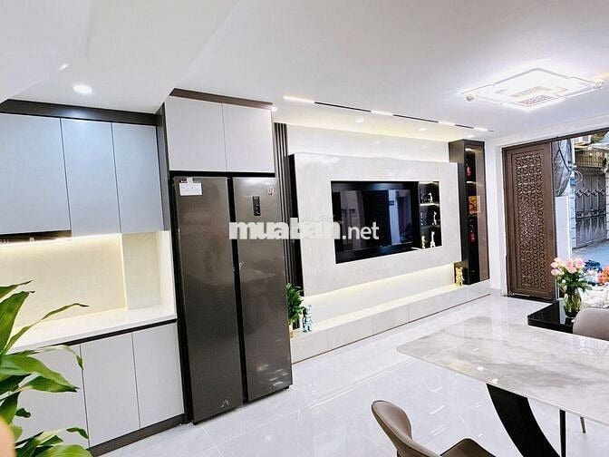ĐẸP MÊ MẨN Nhà 4t full đồ Châu Âu, ngõ thẳn 30m ô tô tránh Thanh Xuân