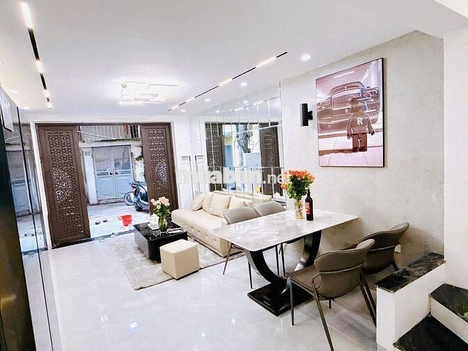 ĐẸP MÊ MẨN Nhà 4t full đồ Châu Âu, ngõ thẳn 30m ô tô tránh Thanh Xuân
