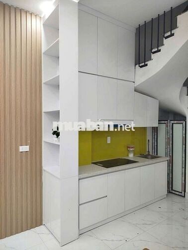 Nguyên căn 210  Hoàng Văn Thái 5 tầng 3 ngủ 4wc