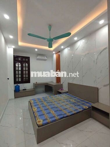Nguyên căn 210  Hoàng Văn Thái 5 tầng 3 ngủ 4wc